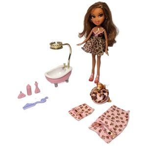 Bratz Yasmin Doll Pampered Puppy Dog Bath Tub